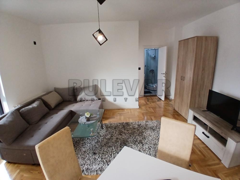 Slika 1 - Prvomajska, Jednoiposoban stan za izdavanje, 44m2, 370€