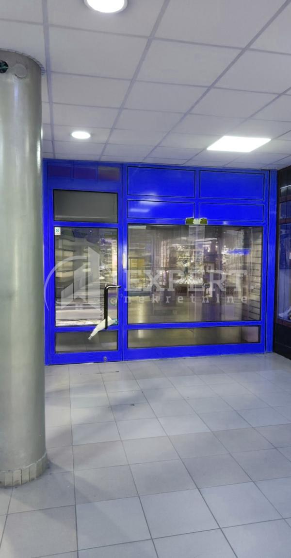 Glavna slika -Obrenovićeva,  Lokal na prodaju, 9m2, 42.000€