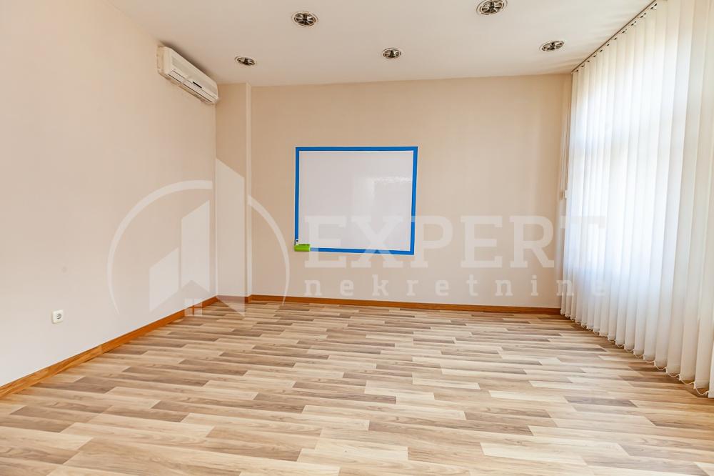 Slika 2 - Nikole Pašića,  Lokal na prodaju, 400m2, 2.000.000€