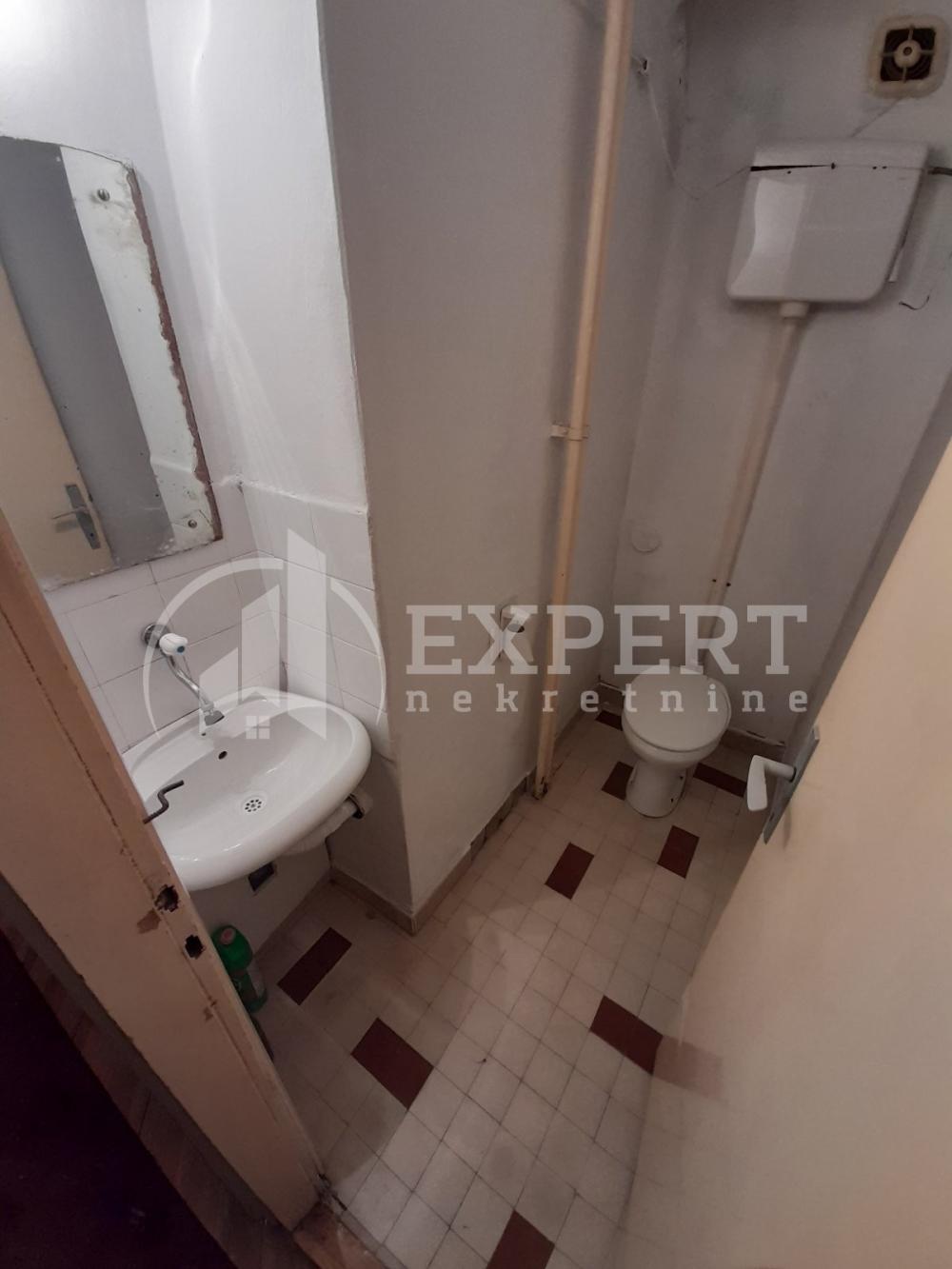 Slika 9 - Vojvode Tankosića,  Lokal za izdavanje, 85m2, 350€