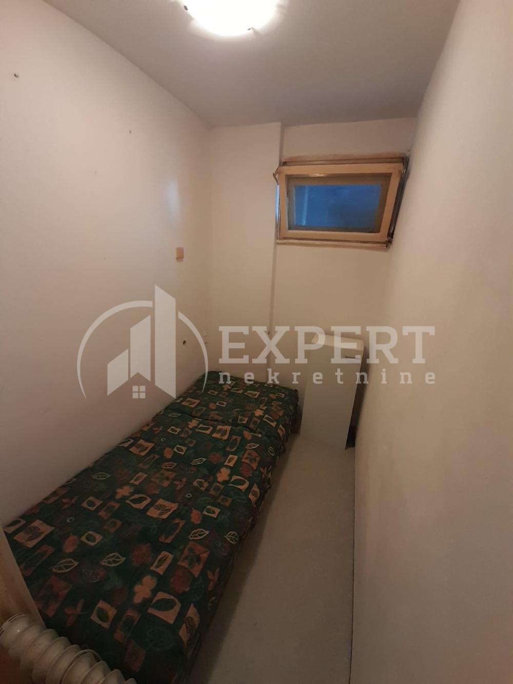 Slika 6 - Vojvode Tankosića,  Lokal za izdavanje, 85m2, 350€