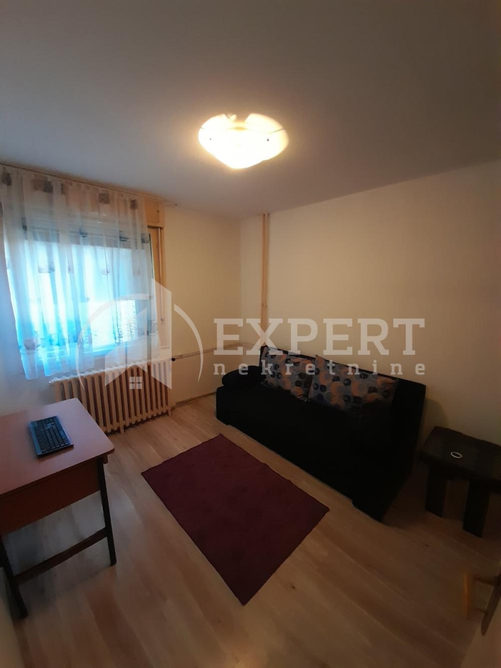 Slika 5 - Vojvode Tankosića,  Lokal za izdavanje, 85m2, 350€