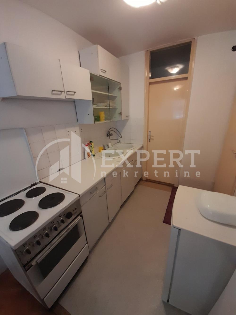 Slika 2 - Vojvode Tankosića,  Lokal za izdavanje, 85m2, 350€