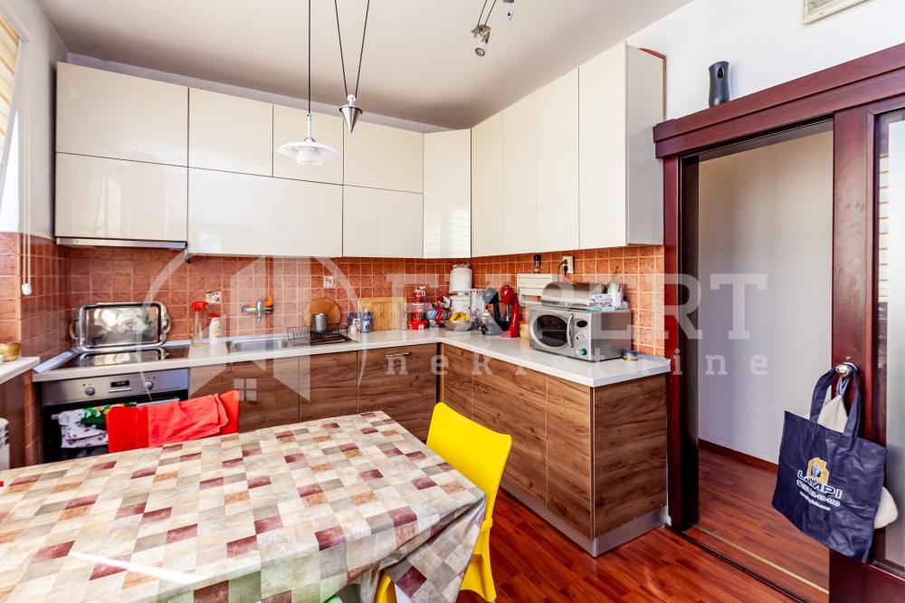 Slika 5 - Ivana Milutinovića, Četvorosoban stan na prodaju, 145m2, 177.000€