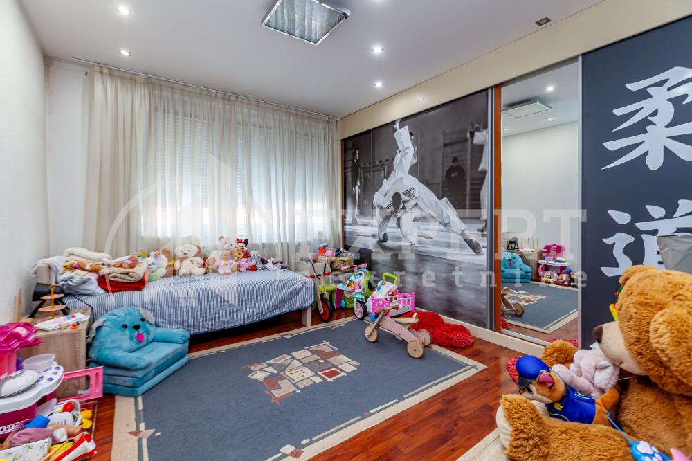 Slika 6 - Ivana Milutinovića, Četvorosoban stan na prodaju, 145m2, 177.000€