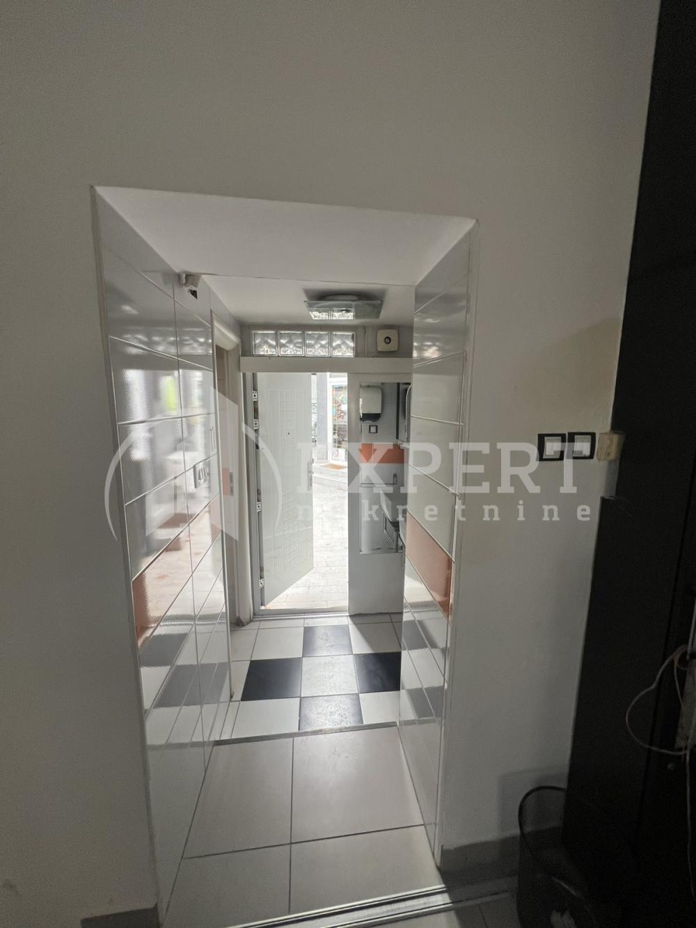 Slika 9 - Vožda Karađorđa,  Lokal za izdavanje, 88m2, 950€