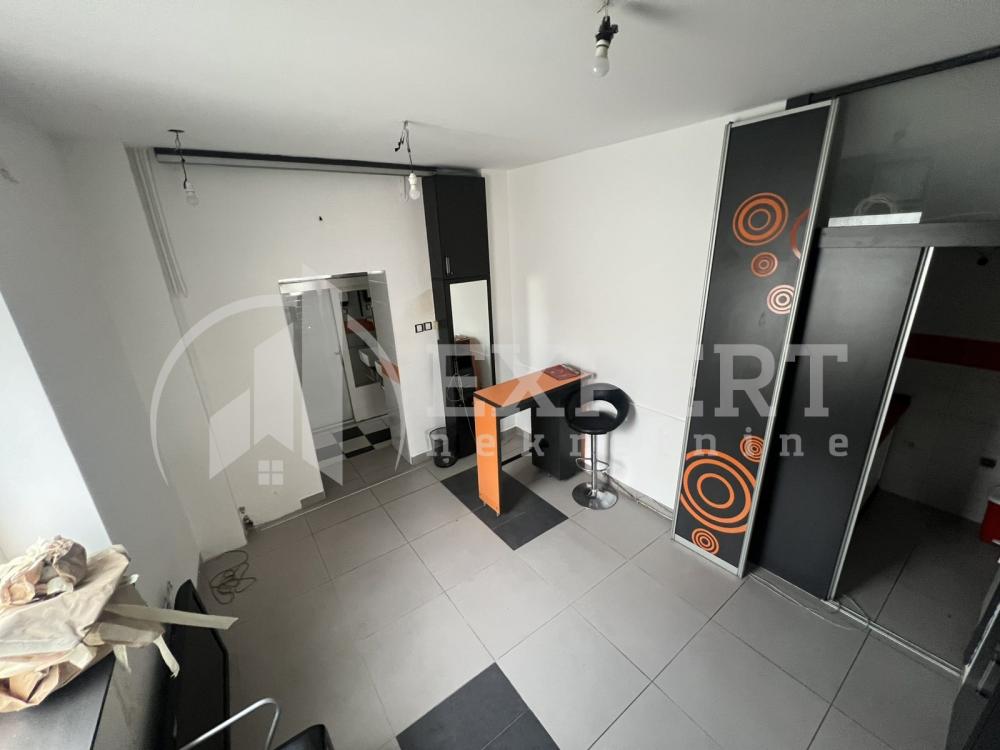 Slika 1 - Vožda Karađorđa,  Lokal za izdavanje, 88m2, 950€