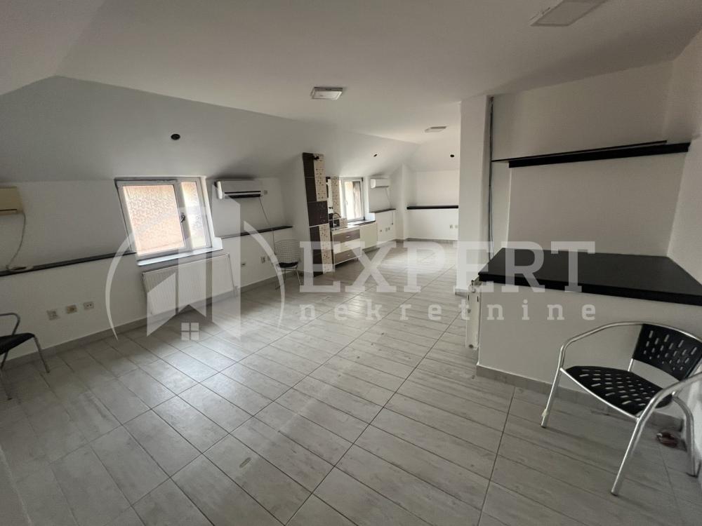 Slika 10 - Vožda Karađorđa,  Lokal za izdavanje, 88m2, 950€