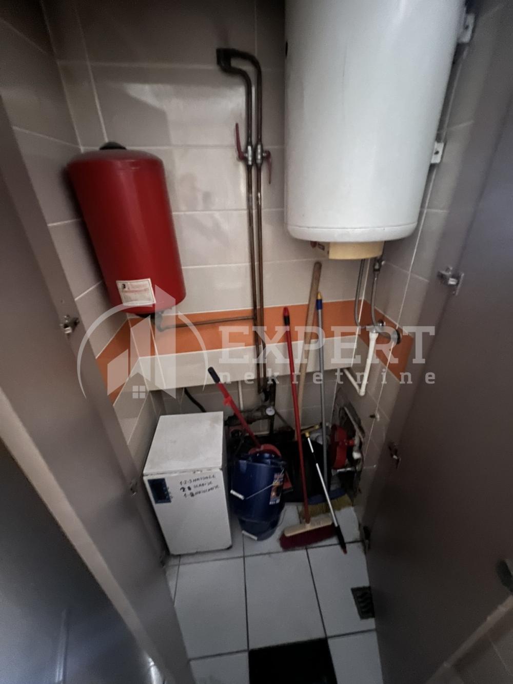 Slika 3 - Vožda Karađorđa,  Lokal za izdavanje, 88m2, 950€