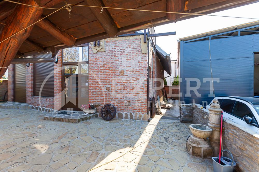 Slika 8 - Vojvode Putnika,  Kuća na prodaju, 267m2, 269.000€