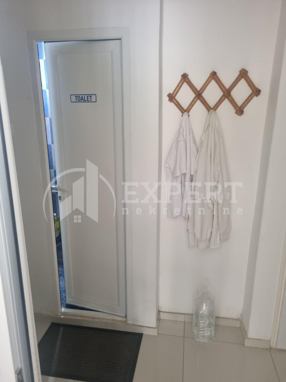 Slika 9 - Velikotrnavska,  Lokal za izdavanje, 44m2, 300€