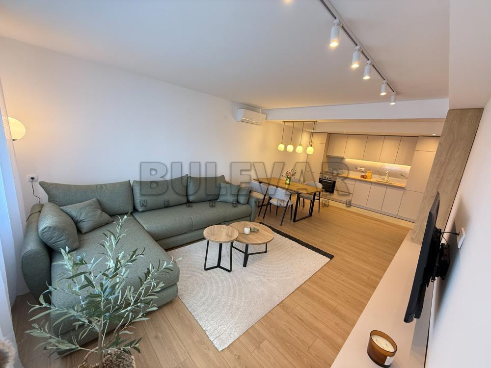 Slika 1 - Cara Dušana, Jednoiposoban stan za izdavanje, 52m2, 550€