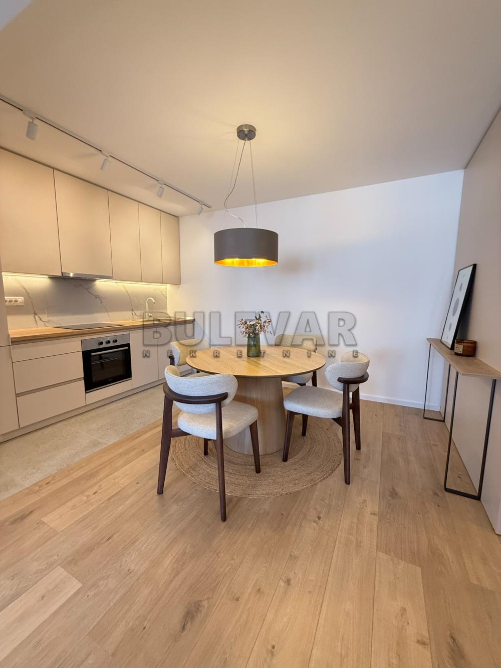 Slika 4 - Cara Dušana, Jednoiposoban stan za izdavanje, 52m2, 550€