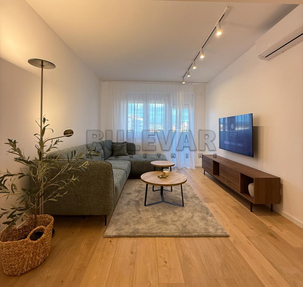 Slika 1 - Cara Dušana, Jednoiposoban stan za izdavanje, 52m2, 550€