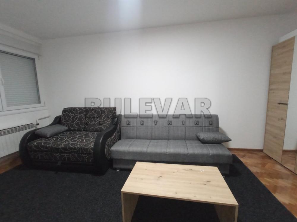 Slika 1 - Bulevar dr Zorana, Dvosoban stan za izdavanje, 42m2, 350€