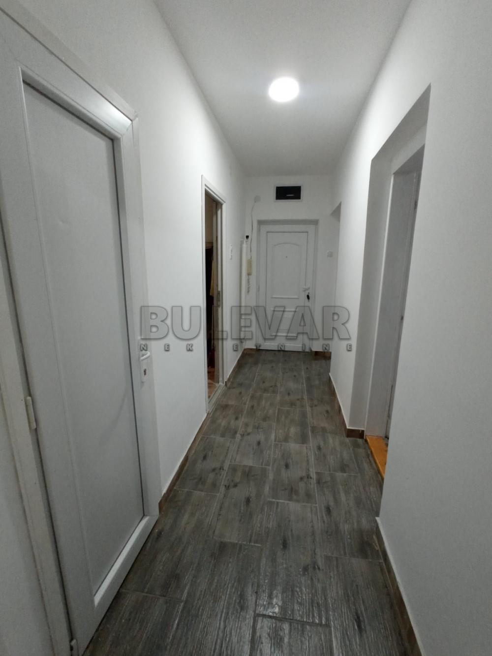 Slika 11 - Bulevar dr Zorana, Dvosoban stan za izdavanje, 42m2, 350€