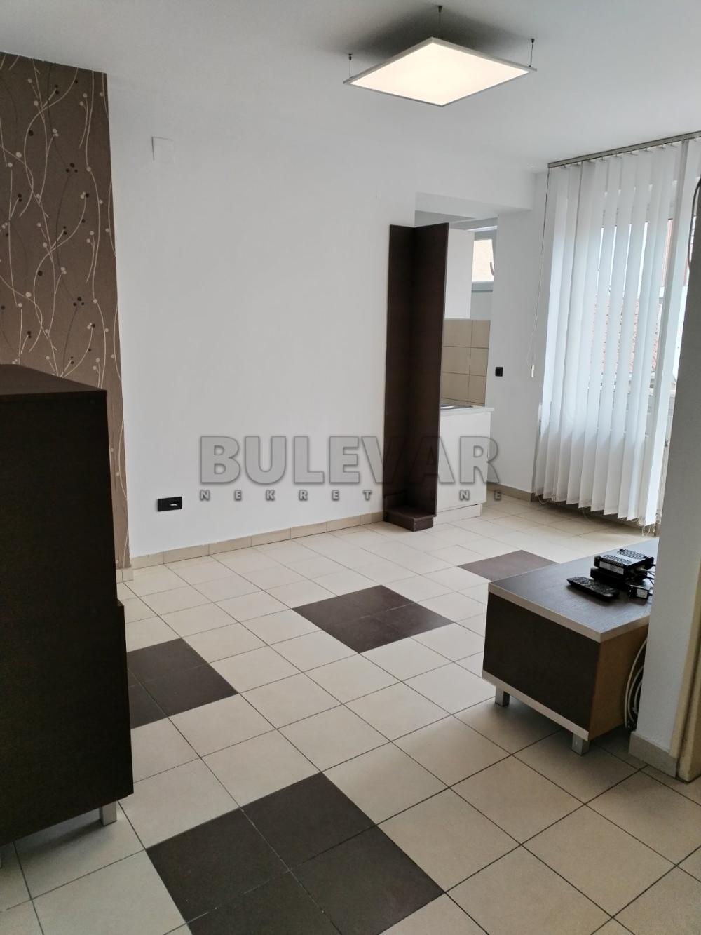 Slika 4 - Obrenovićeva, Dvosoban stan za izdavanje, 52m2, 400€