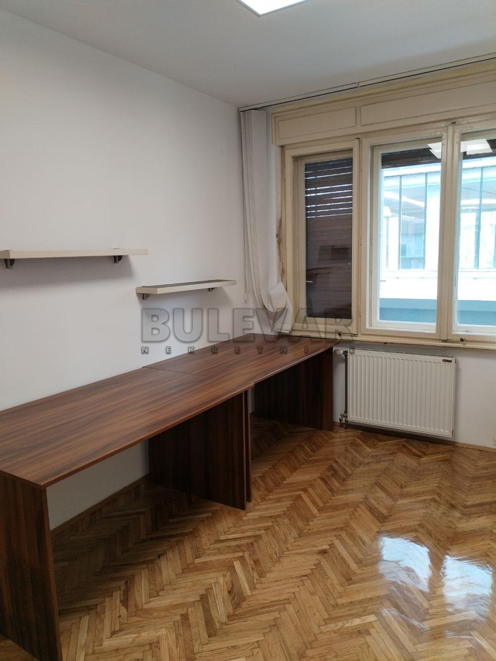 Slika 1 - Obrenovićeva, Dvosoban stan za izdavanje, 52m2, 400€