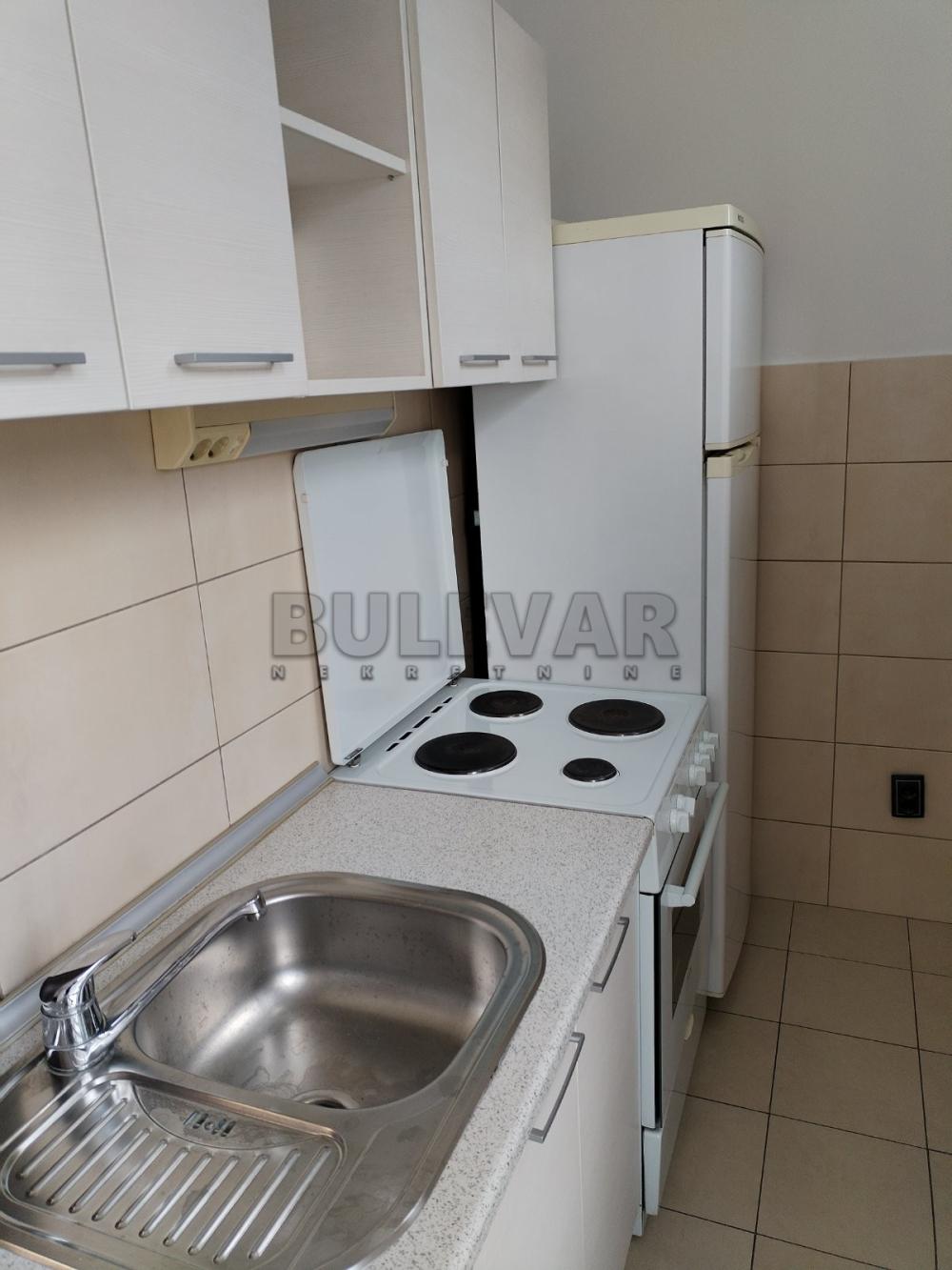 Slika 5 - Obrenovićeva, Dvosoban stan za izdavanje, 52m2, 400€