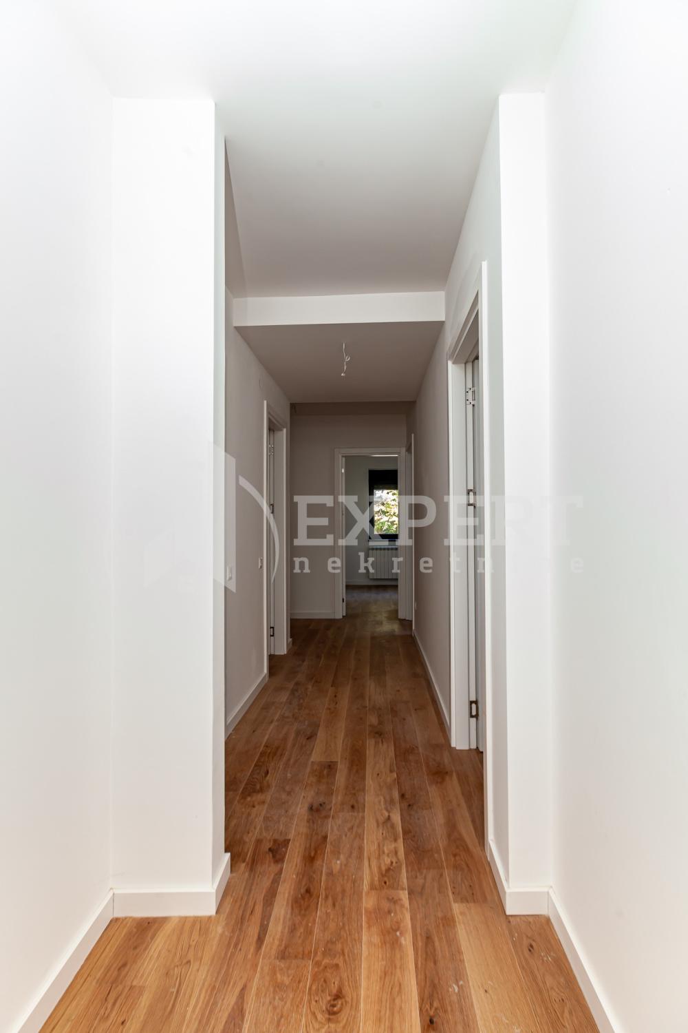 Slika 5 - Stevana Sremca, Troiposoban stan na prodaju, 91m2, 197.200€