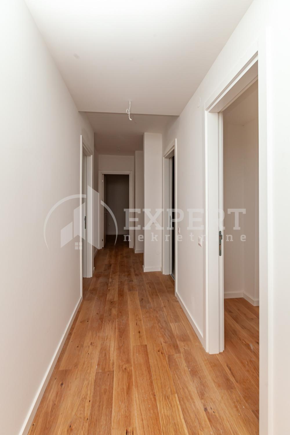 Slika 4 - Stevana Sremca, Troiposoban stan na prodaju, 91m2, 197.200€