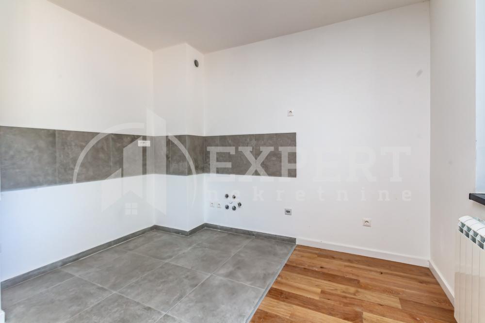 Glavna slika -Stevana Sremca, Četvorosoban stan na prodaju, 98m2, 212.850€