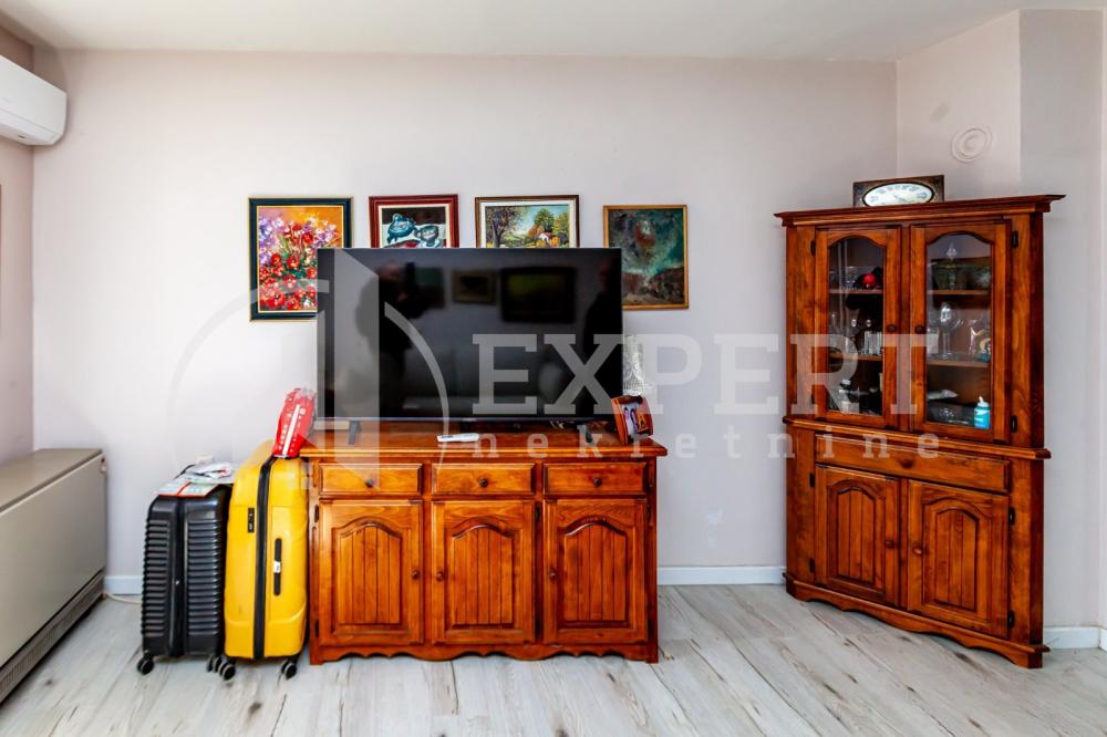 Slika 2 - Božidarčeva, Četvorosoban stan na prodaju, 82m2, 140.000€