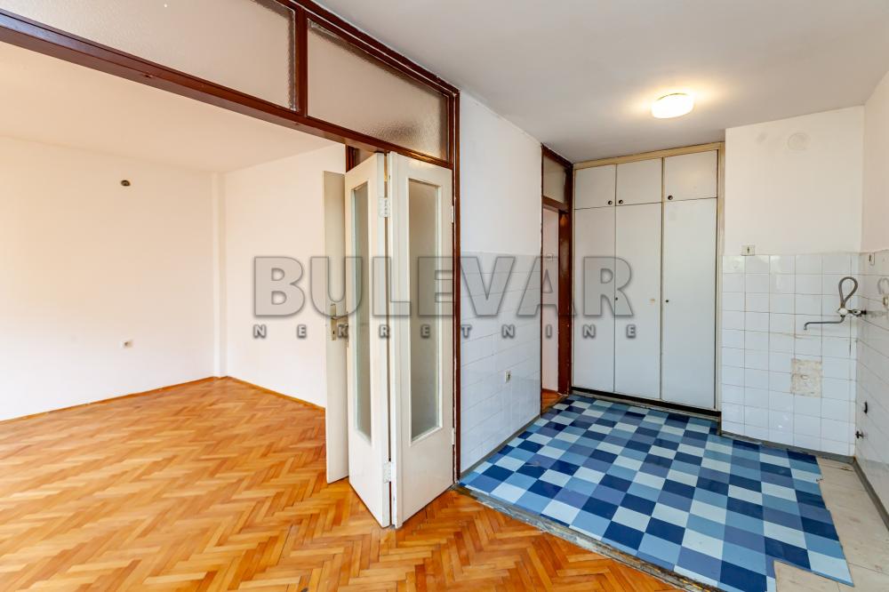 Slika 3 - Bulevar Nemanjića, Četvorosoban stan na prodaju, 68m2, 144.000€