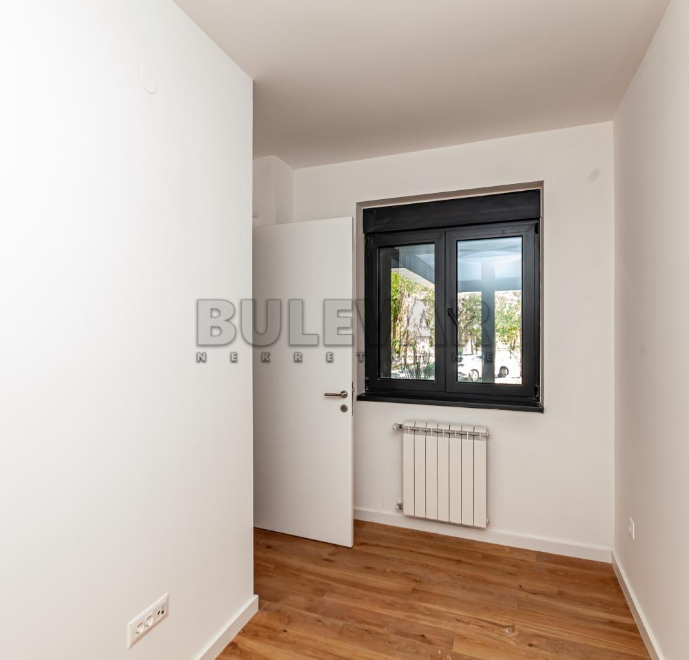 Slika 7 - Stevana Sremca, Četvorosoban stan na prodaju, 98m2, 212.850€