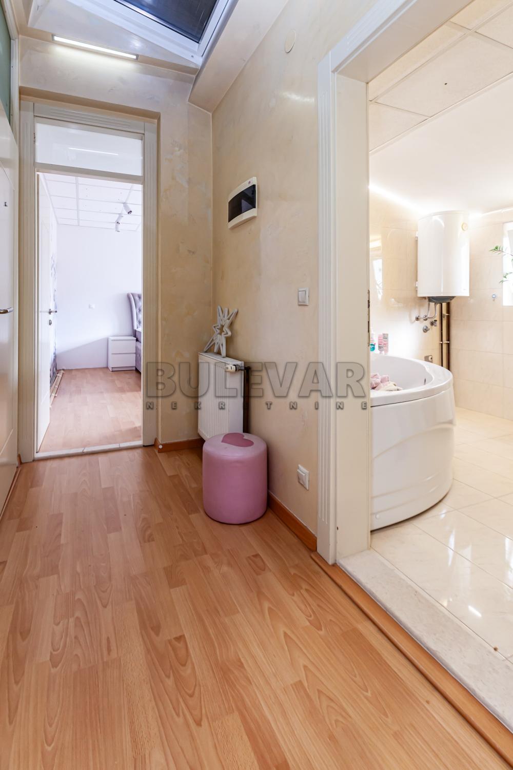 Slika 7 - Ivana Milutinovića, Trosoban stan na prodaju, 66m2, 93.000€