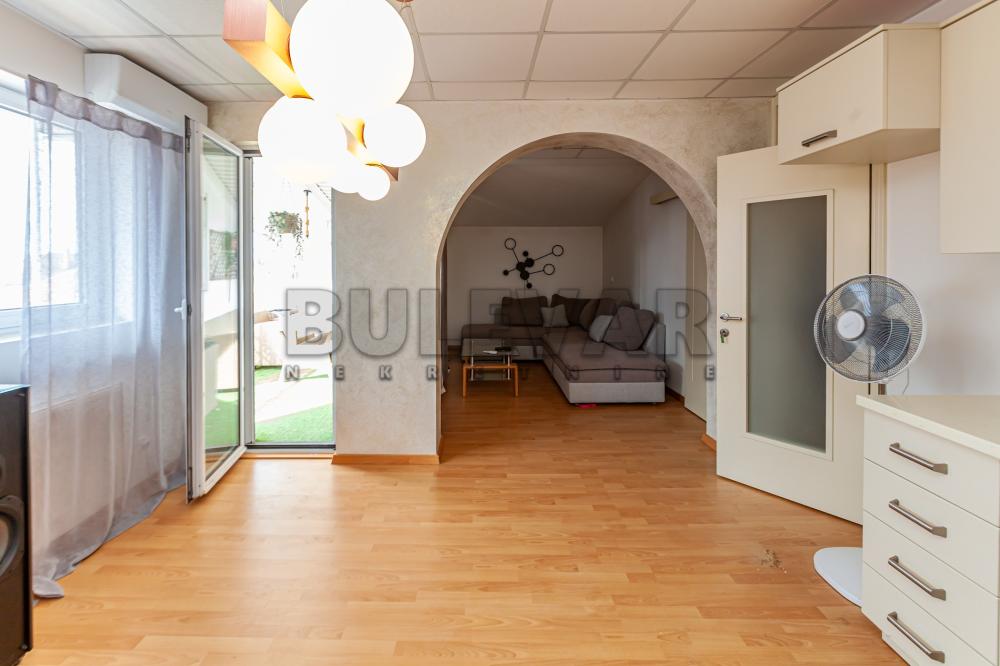 Slika 1 - Ivana Milutinovića, Trosoban stan na prodaju, 66m2, 93.000€