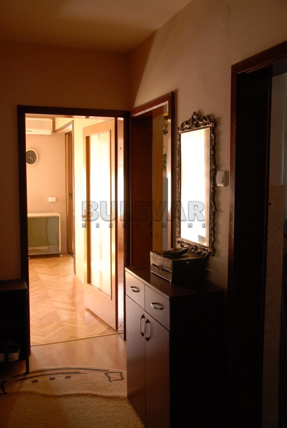 Slika 8 - Ozrenska, Trosoban stan na prodaju, 86m2, 113.400€