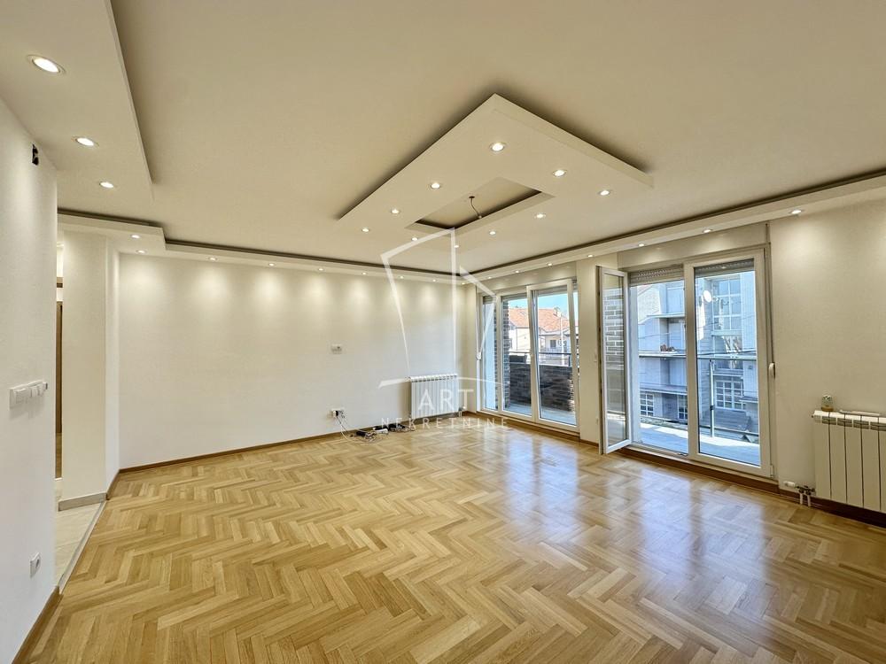 Slika 1 - Slavonskih Brigada, Četvorosoban stan na prodaju, 119m2, 345.000€