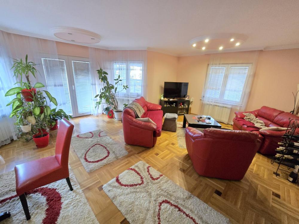 Slika 5 - Ugrinovački put 14. deo,  Kuća za izdavanje, 200m2, 1.500€