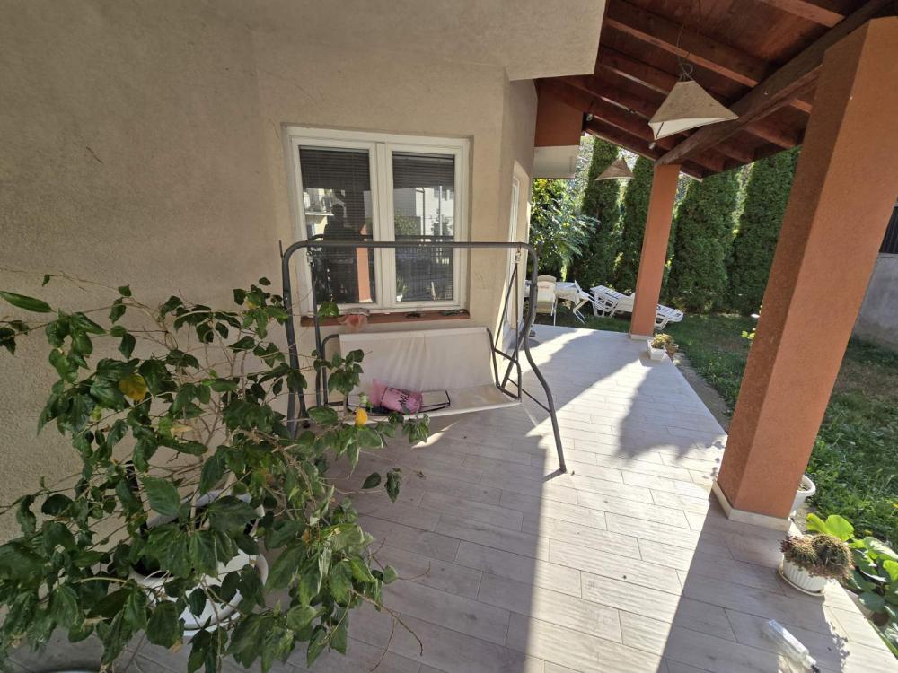 Slika 3 - Ugrinovački put 14. deo,  Kuća za izdavanje, 200m2, 1.500€