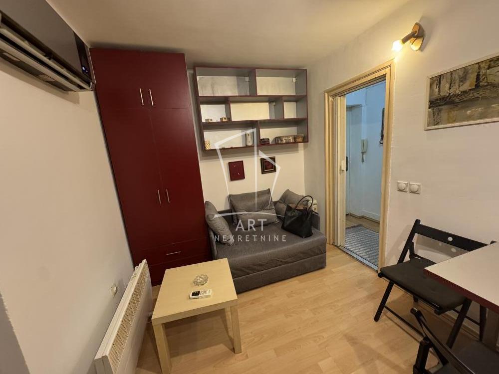 Glavna slika -Kosovska, Dvoiposoban stan za izdavanje, 22m2, 300€