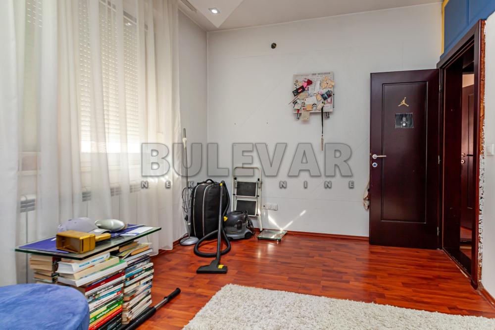 Slika 10 - Ivana Milutinovića, Četvorosoban stan na prodaju, 145m2, 177.000€