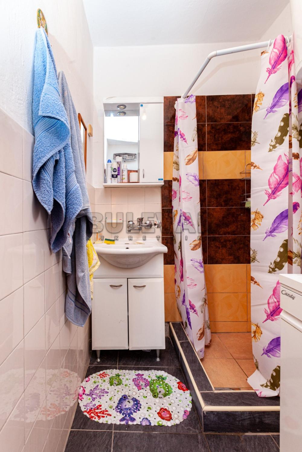 Slika 4 - Lole Ribara,  Kuća na prodaju, 62m2, 90.000€