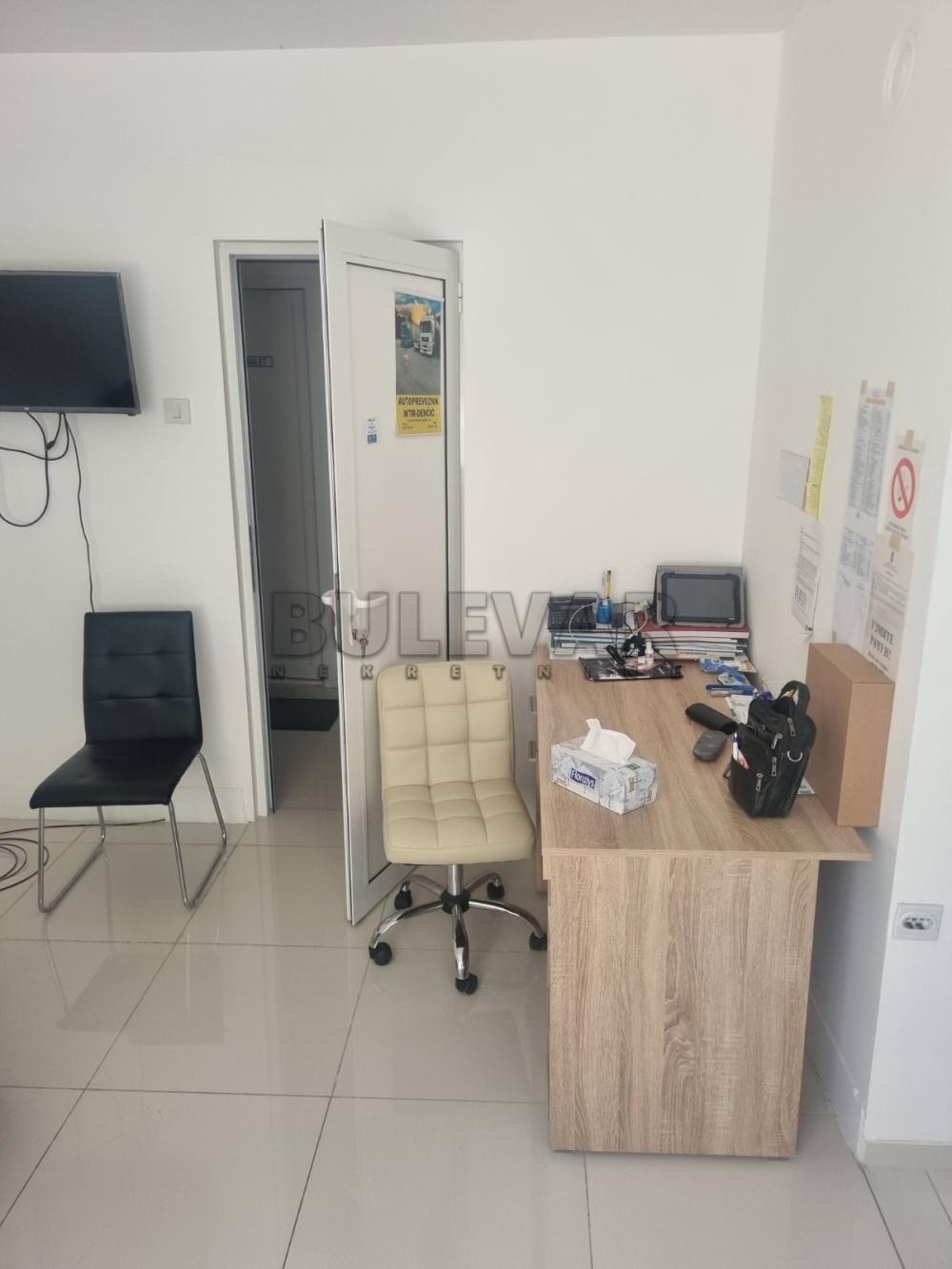 Slika 4 - Velikotrnavska,  Lokal za izdavanje, 44m2, 300€