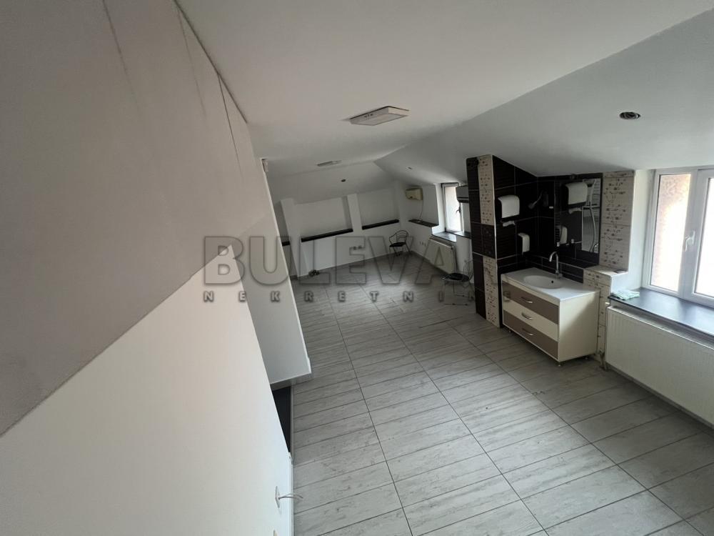 Glavna slika -Vožda Karađorđa,  Lokal za izdavanje, 88m2, 950€