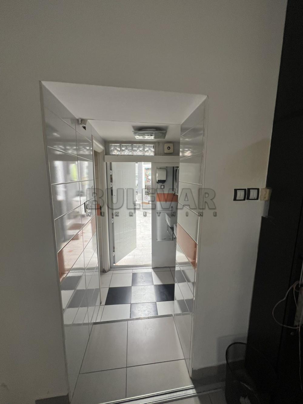 Slika 9 - Vožda Karađorđa,  Lokal za izdavanje, 88m2, 950€