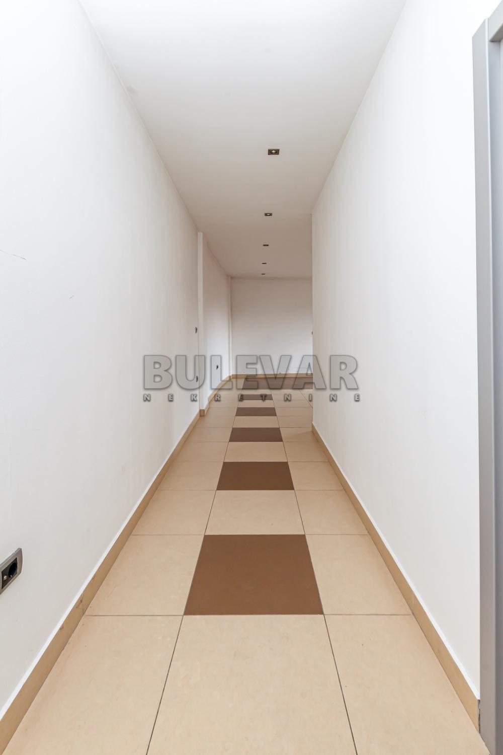 Slika 4 - Cara Dušana,  Lokal za izdavanje, 45m2, 700€