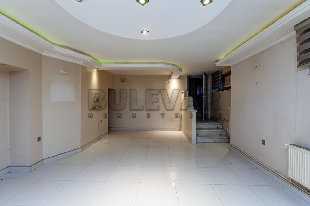 Slika 10 - Cara Dušana,  Lokal za izdavanje, 231m2, 1.200€