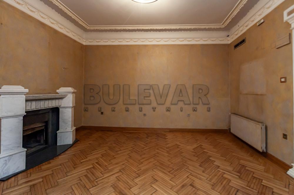 Slika 3 - Cara Dušana,  Lokal za izdavanje, 231m2, 1.200€