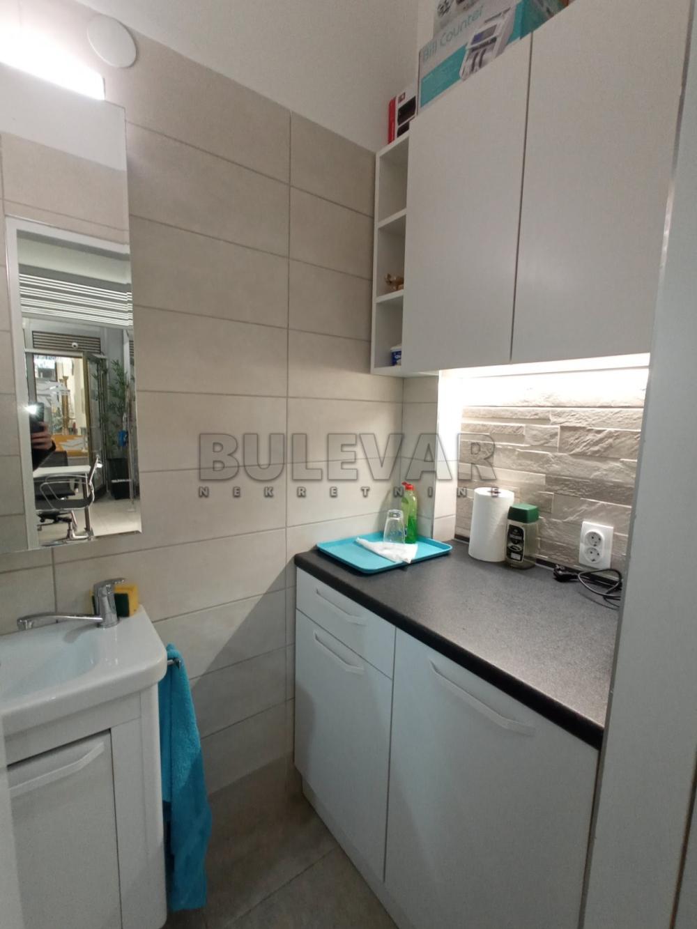 Slika 9 - Obrenovićeva,  Lokal za izdavanje, 23m2, 450€