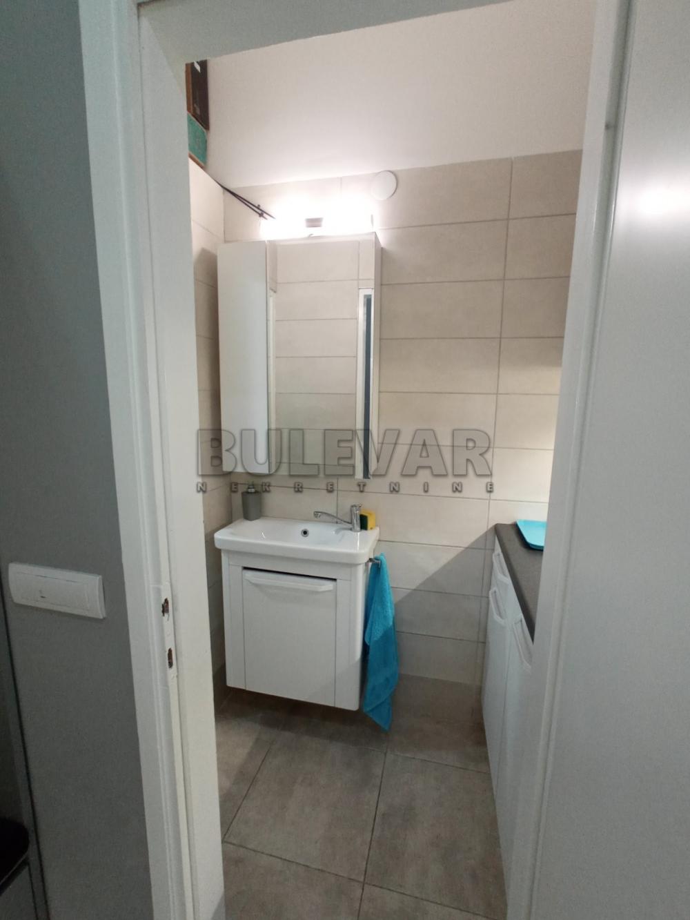 Slika 8 - Obrenovićeva,  Lokal za izdavanje, 23m2, 450€