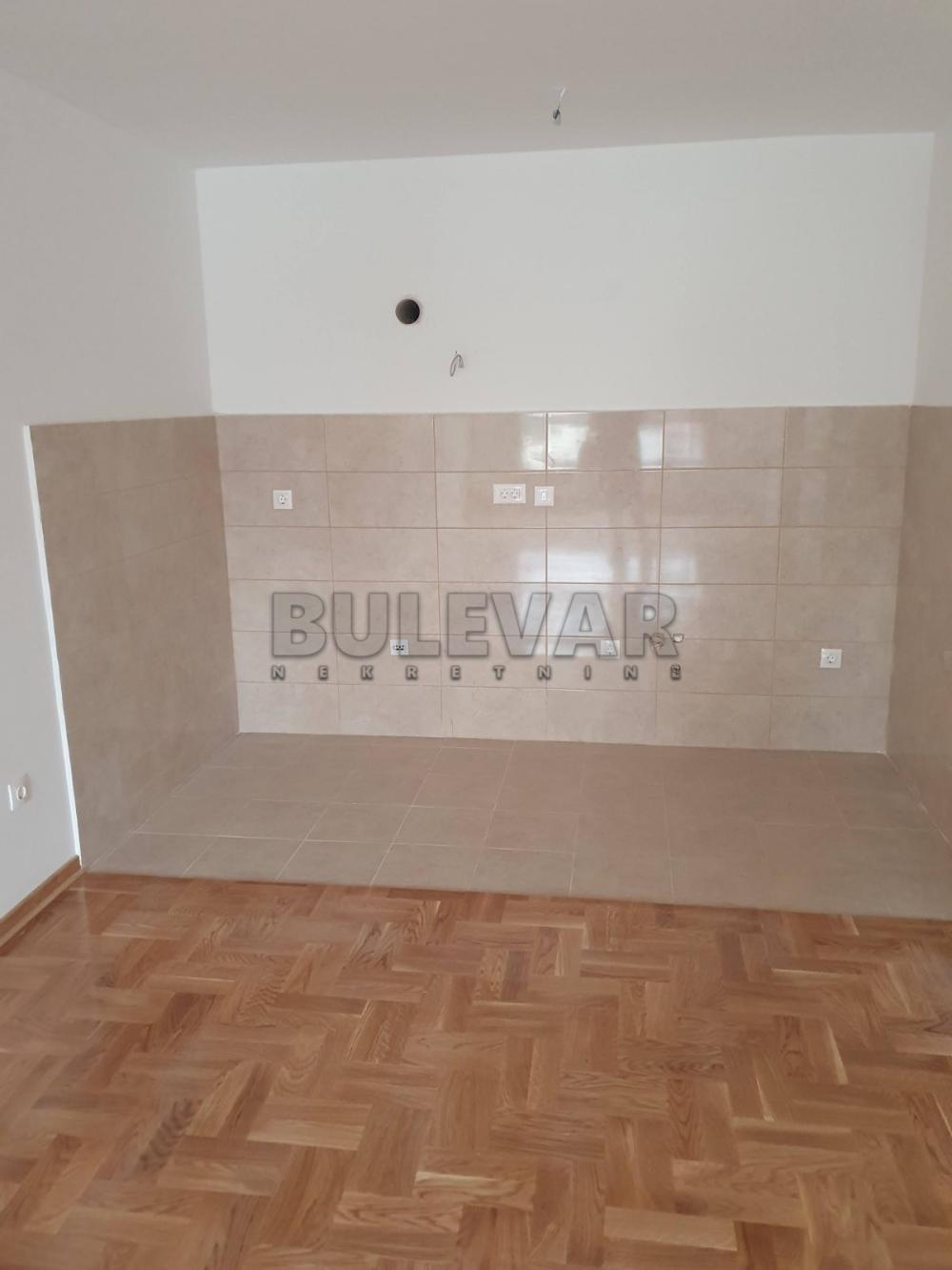 Slika 2 - Branka Radičevića,  Lokal za izdavanje, 55m2, 400€