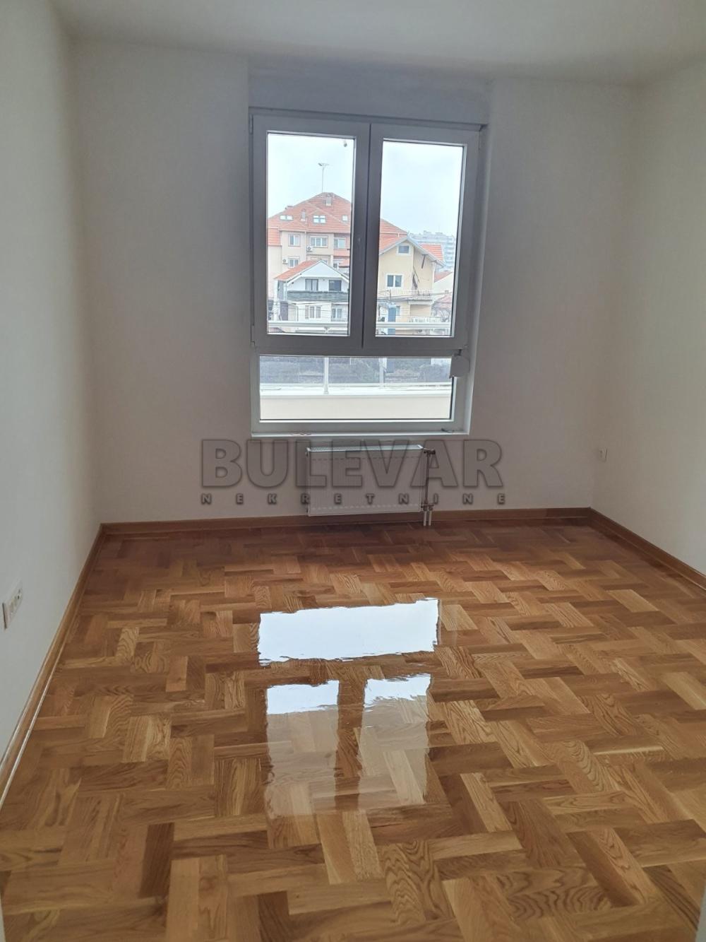 Slika 1 - Branka Radičevića,  Lokal za izdavanje, 55m2, 400€