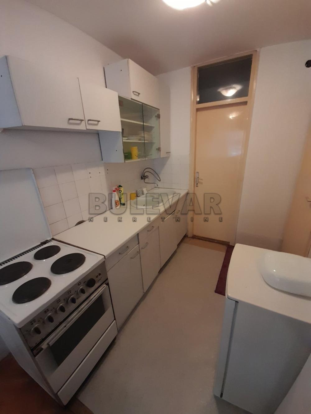 Slika 2 - Vojvode Tankosića,  Lokal za izdavanje, 85m2, 350€