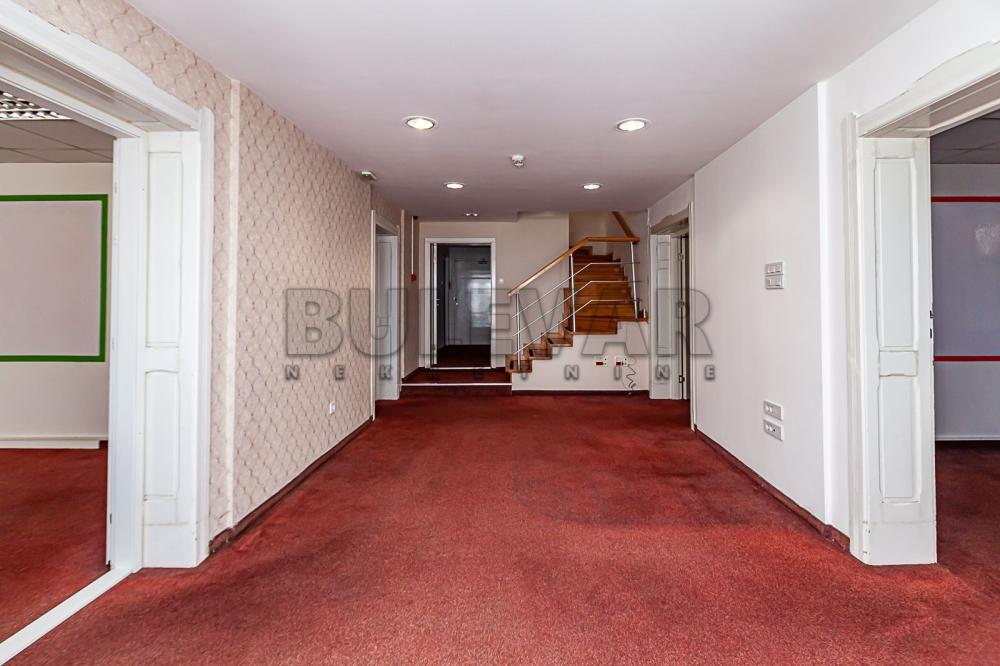 Slika 10 - Nikole Pašića,  Lokal na prodaju, 400m2, 2.000.000€